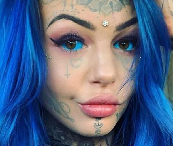 Австралийка потеряла зрение на три недели из-за татуировки на глазах